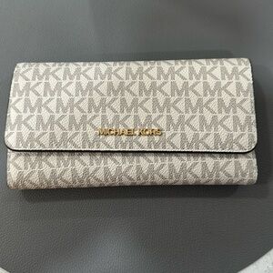 COPY - Brand new ! No tag
